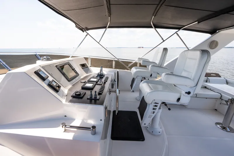 Slide: The Image of Symbol 56 Raised Pilothouse 2003 - 7528597