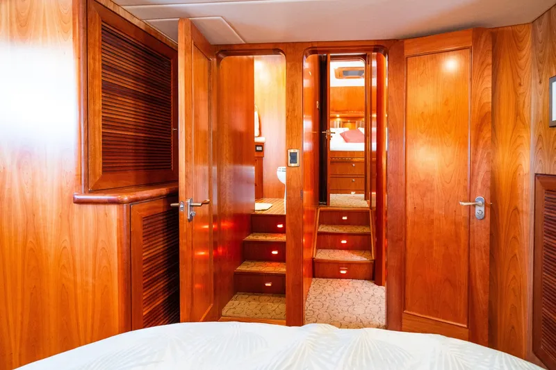 Slide: The Image of Symbol 56 Raised Pilothouse 2003 - 7528548