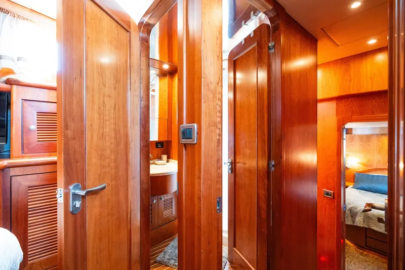 Slide: The Image of Symbol 56 Raised Pilothouse 2003 - 7528557