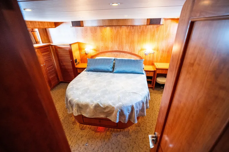 Slide: The Image of Symbol 56 Raised Pilothouse 2003 - 7528552