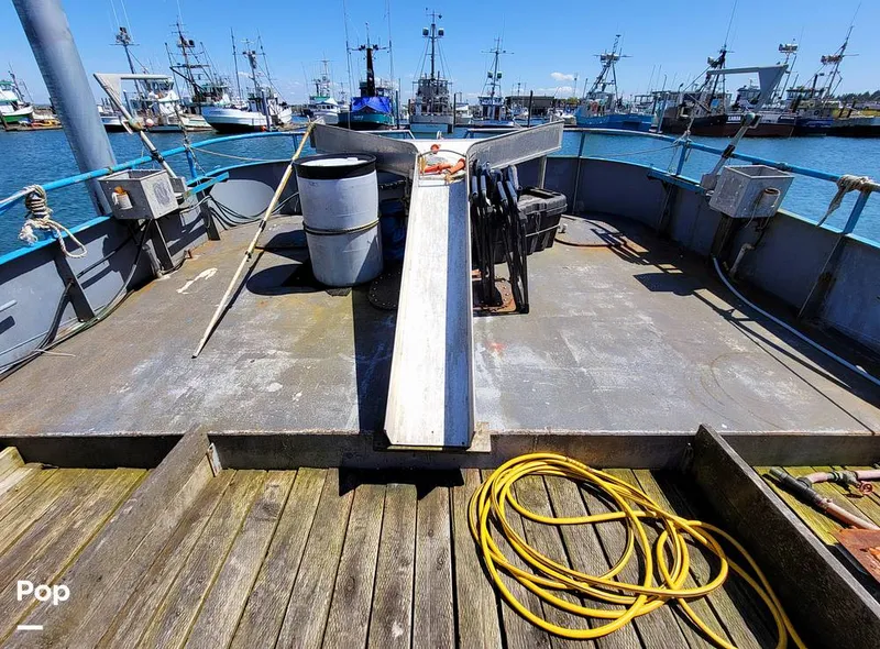 Slide: The Image of Don Larson 57'x18' steel 1967 - 10651852