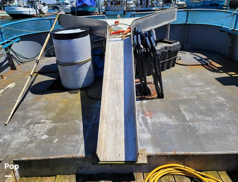 Slide: The Image of Don Larson 57'x18' steel 1967 - 10651853