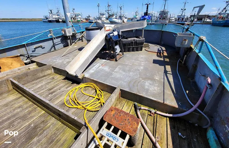 Slide: The Image of Don Larson 57'x18' steel 1967 - 10651857