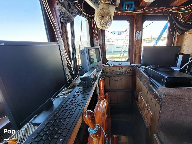 Slide: The Image of Don Larson 57'x18' steel 1967 - 10651626