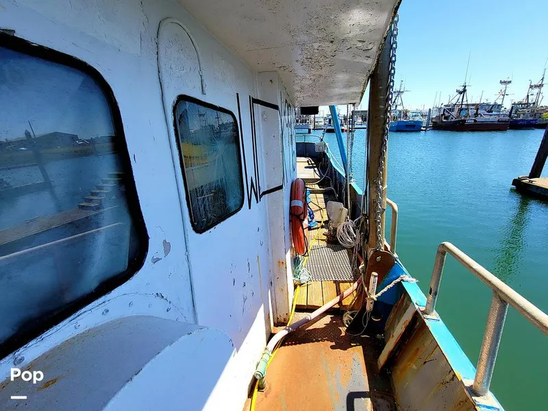 Slide: The Image of Don Larson 57'x18' steel 1967 - 10651668