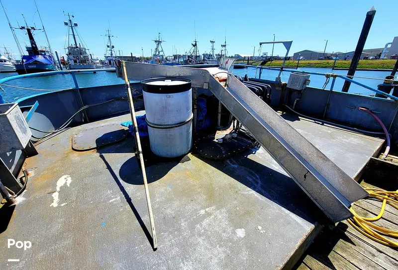 Slide: The Image of Don Larson 57'x18' steel 1967 - 10651694