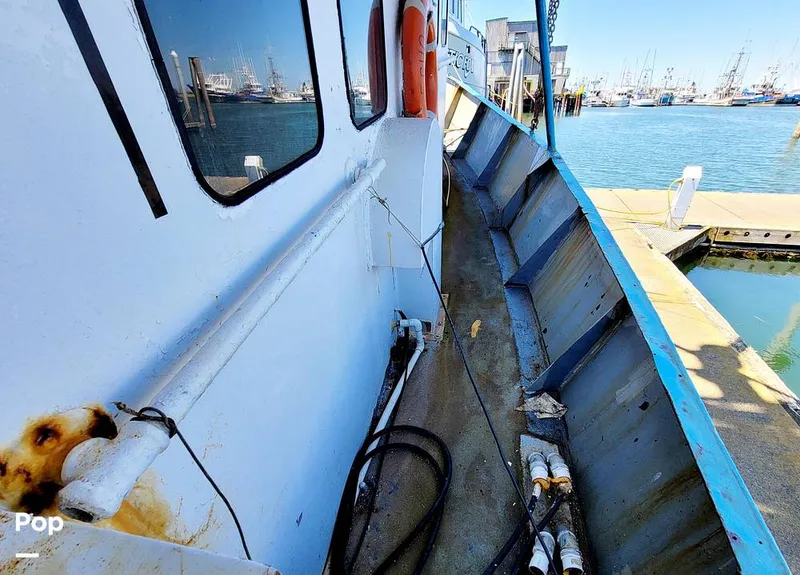 Slide: The Image of Don Larson 57'x18' steel 1967 - 10651710