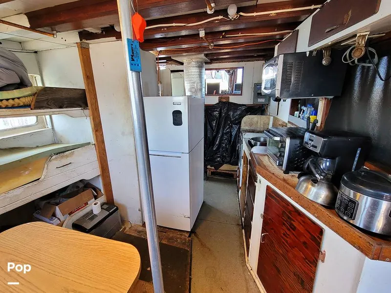 Slide: The Image of Don Larson 57'x18' steel 1967 - 10651712