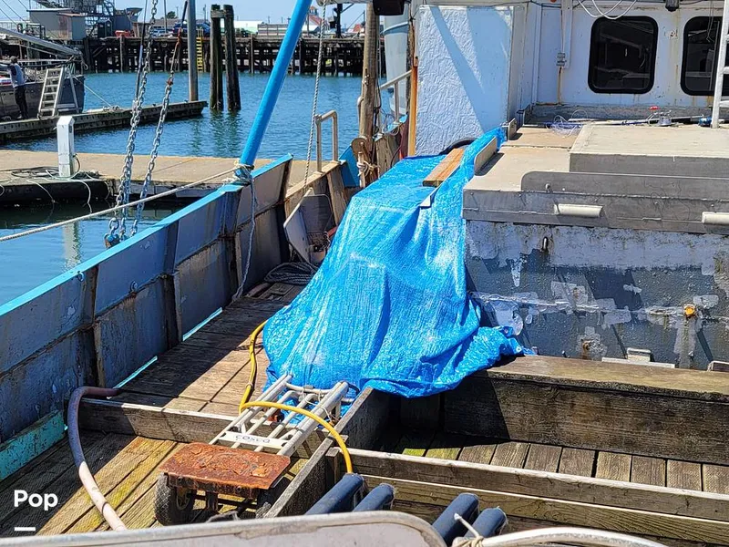 Slide: The Image of Don Larson 57'x18' steel 1967 - 10651740