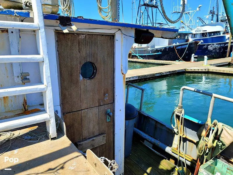 Slide: The Image of Don Larson 57'x18' steel 1967 - 10651785