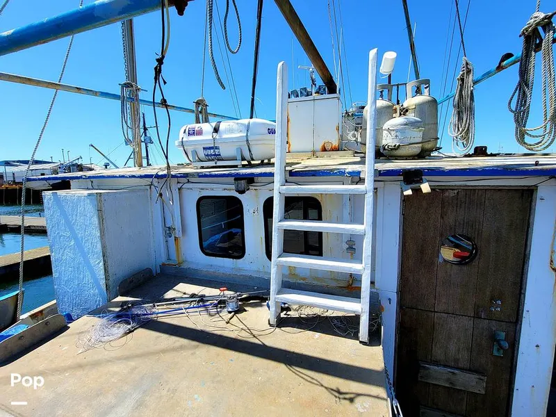 Slide: The Image of Don Larson 57'x18' steel 1967 - 10651824