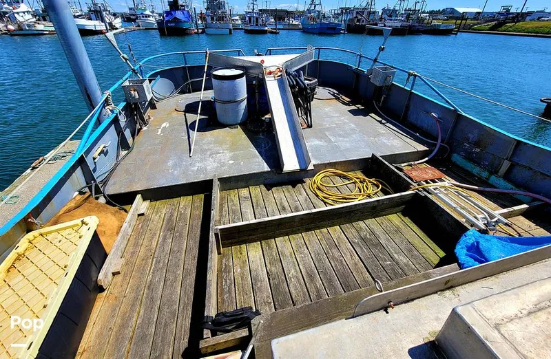 Slide: The Image of Don Larson 57'x18' steel 1967 - 10651827