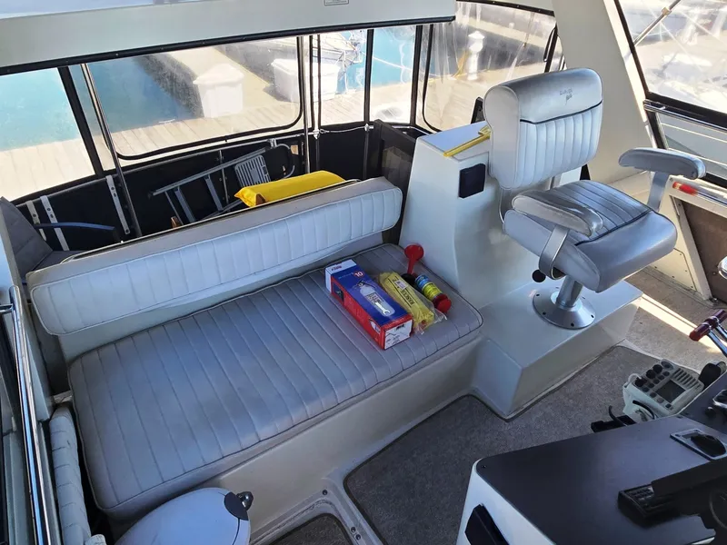 Slide: The Image of Carver Yachts 3807 1989 - 6767993