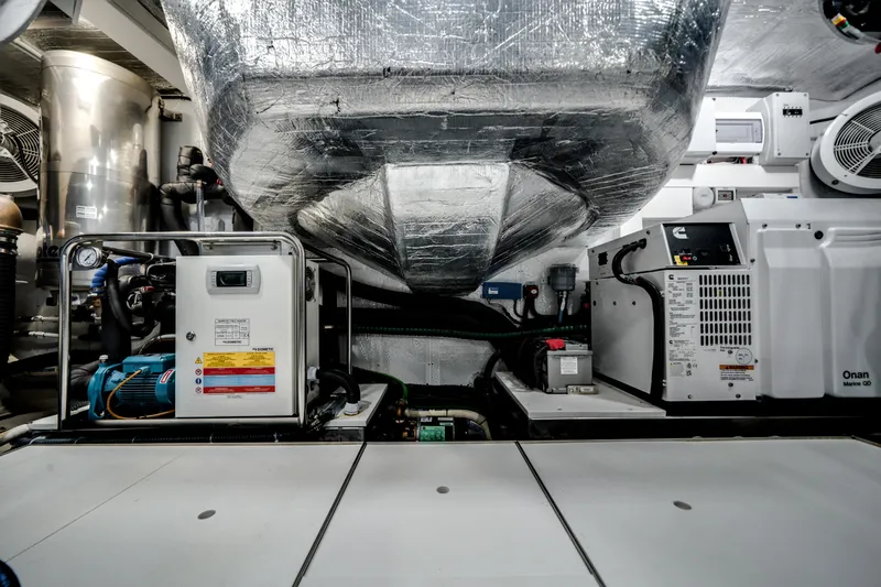 Slide: The Image of Galeon 570 SKY 2027 - 8153203