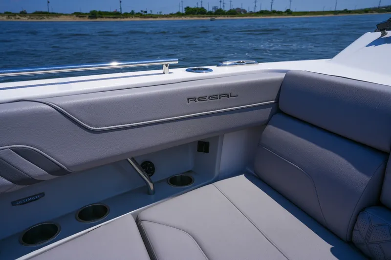 Slide: The Image of Regal LX43 2025 - 7288769