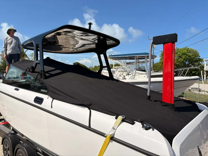 Slide: The Image of Candela C-8 on trailer with cover - 6769888