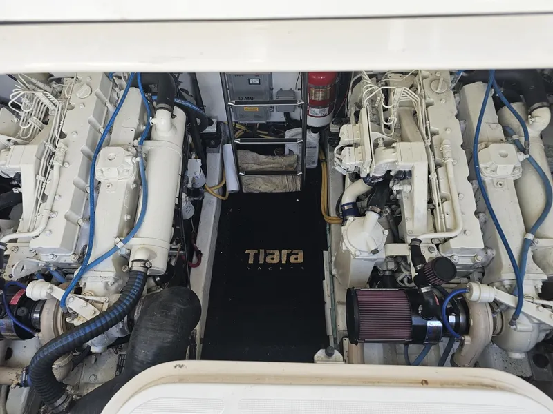 Slide: The Image of Tiara 3800 Open 2003 - 6780057