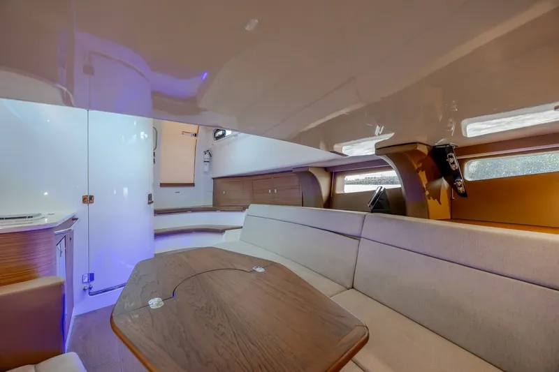 Slide: The Image of Boston Whaler 420 Outrage 2017 - 6780473