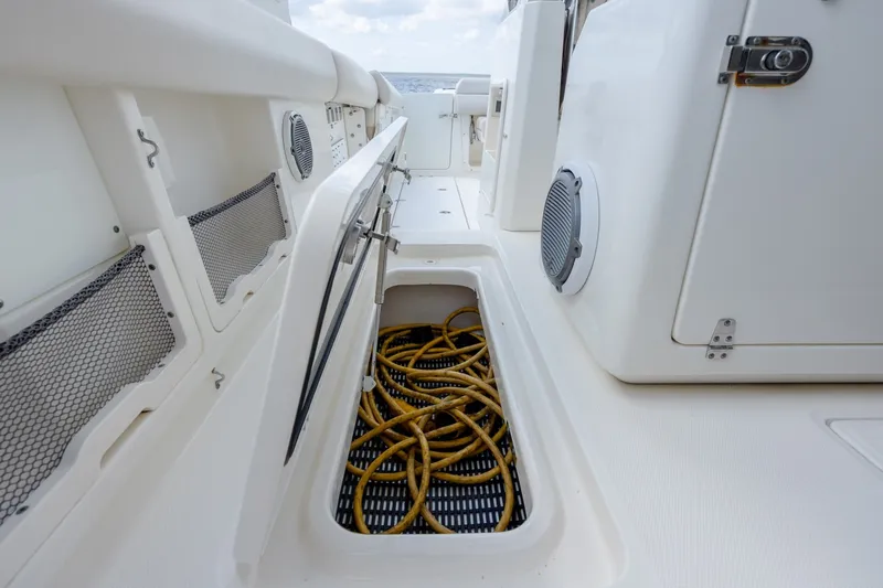 Slide: The Image of Boston Whaler 420 Outrage 2017 - 6780446