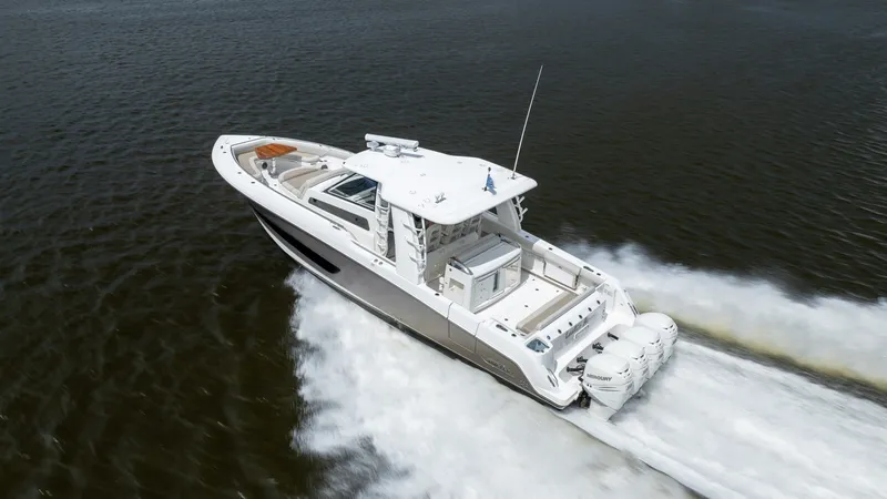 Slide: The Image of Boston Whaler 420 Outrage 2017 - 6780364