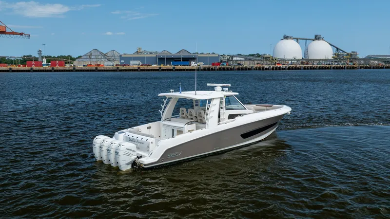 Slide: The Image of Boston Whaler 420 Outrage 2017 - 6780370