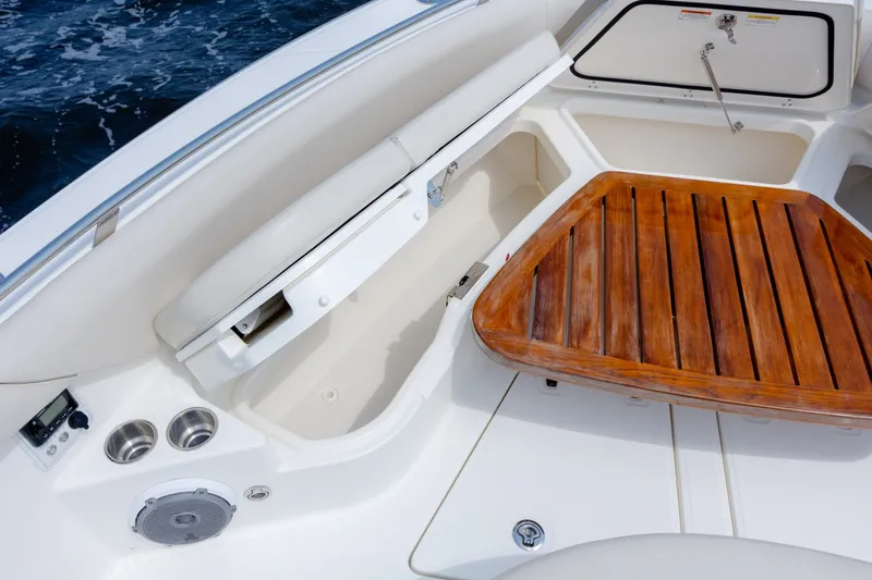 Slide: The Image of Boston Whaler 420 Outrage 2017 - 6780452