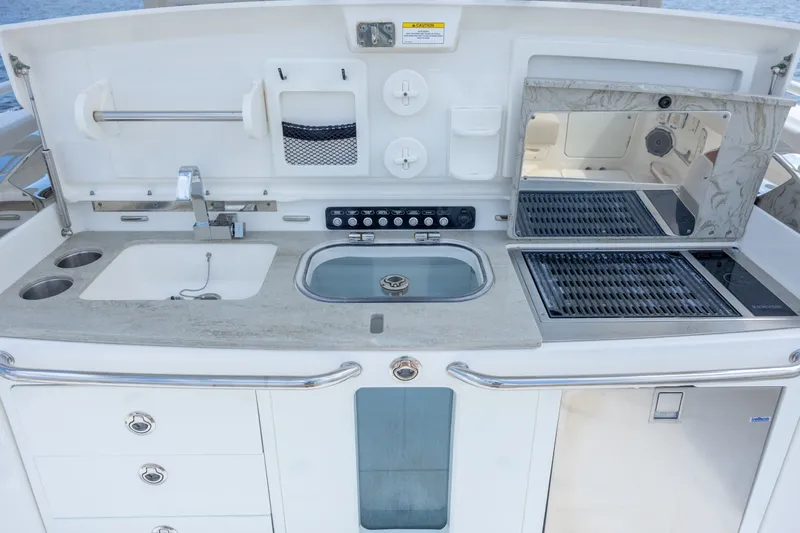 Slide: The Image of Boston Whaler 420 Outrage 2017 - 6780401