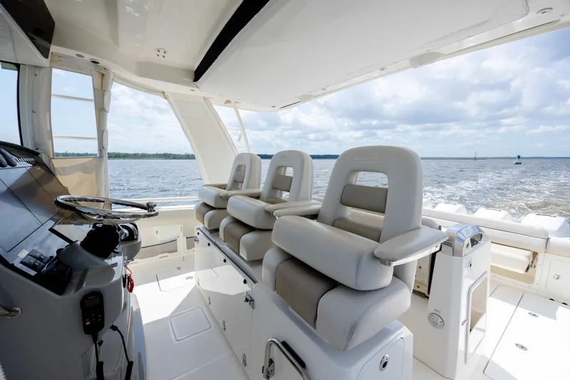 Slide: The Image of Boston Whaler 420 Outrage 2017 - 6780425