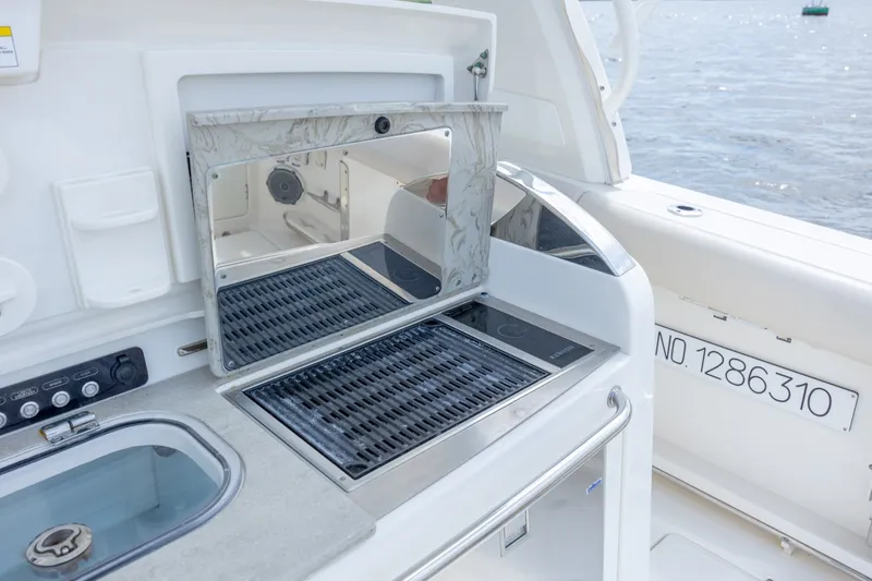 Slide: The Image of Boston Whaler 420 Outrage 2017 - 6780404