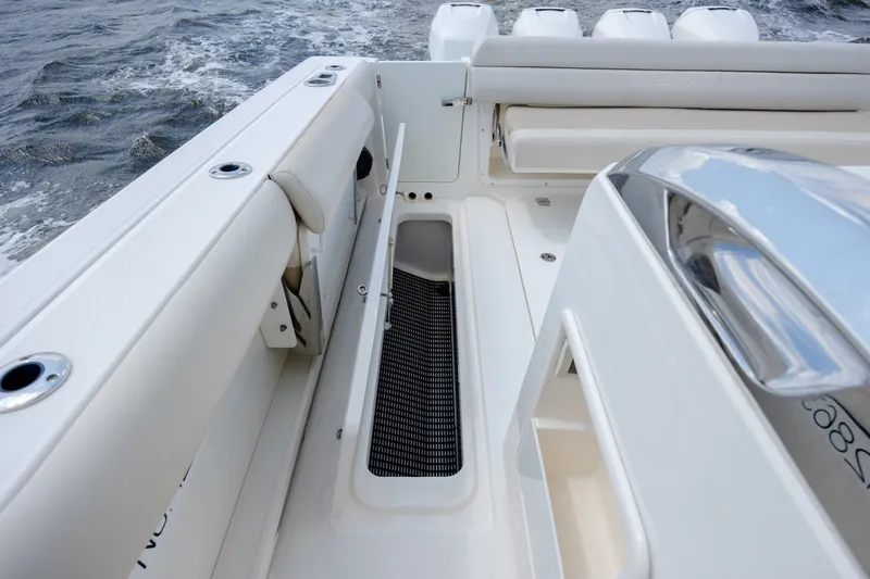 Slide: The Image of Boston Whaler 420 Outrage 2017 - 6780448