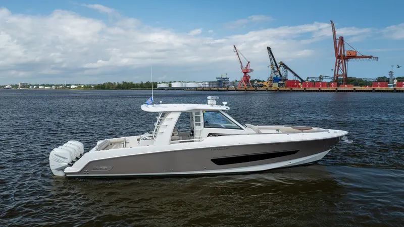 Slide: The Image of Boston Whaler 420 Outrage 2017 - 6780371
