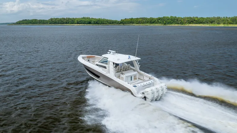 Slide: The Image of Boston Whaler 420 Outrage 2017 - 6780356