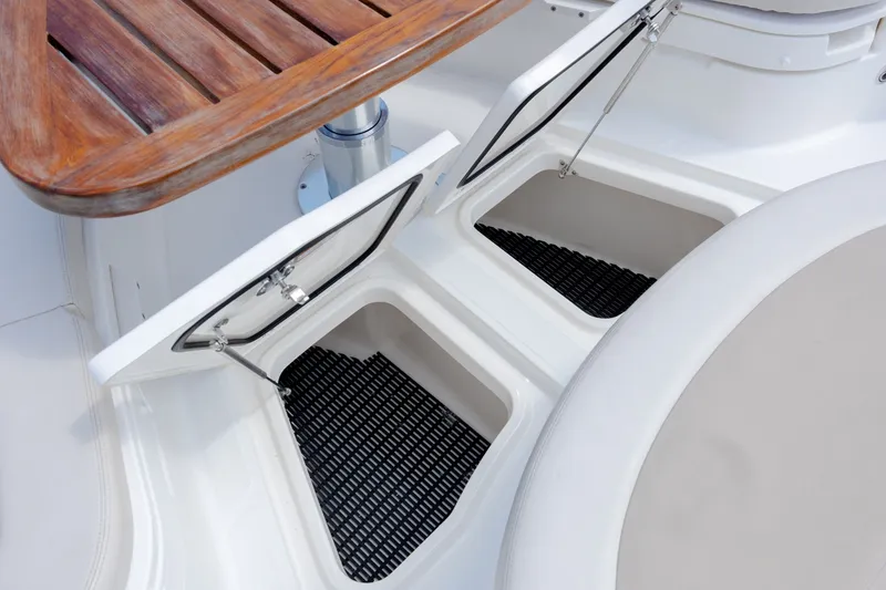 Slide: The Image of Boston Whaler 420 Outrage 2017 - 6780457