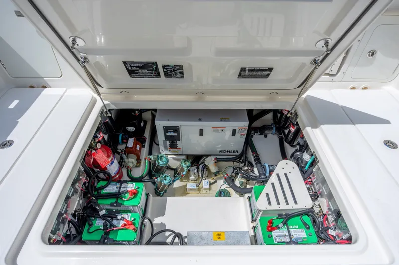 Slide: The Image of Boston Whaler 420 Outrage 2017 - 6780374