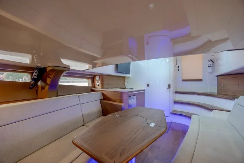 Slide: The Image of Boston Whaler 420 Outrage 2017 - 6780472