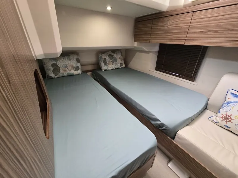 Slide: The Image of Greenline 40 Hybrid 2019 - 6783223