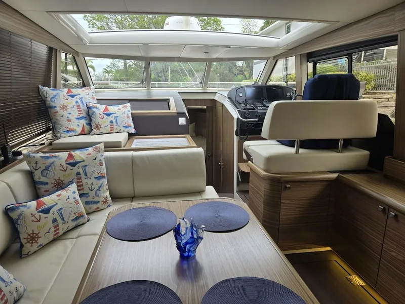 Slide: The Image of Greenline 40 Hybrid 2019 - 6783220