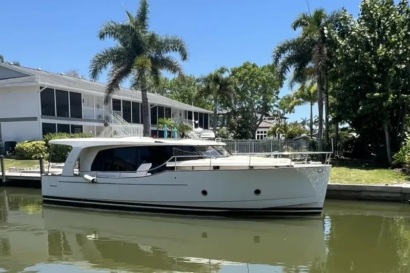 Slide: The Image of Greenline 40 Hybrid 2019 - 6783217