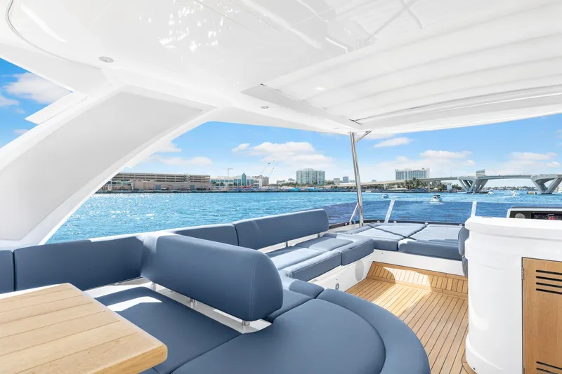Slide: The Image of Sunseeker 66 Manhattan 2020 - 6782089