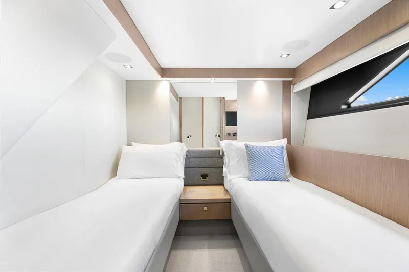 Slide: The Image of Sunseeker 66 Manhattan 2020 - 6782051