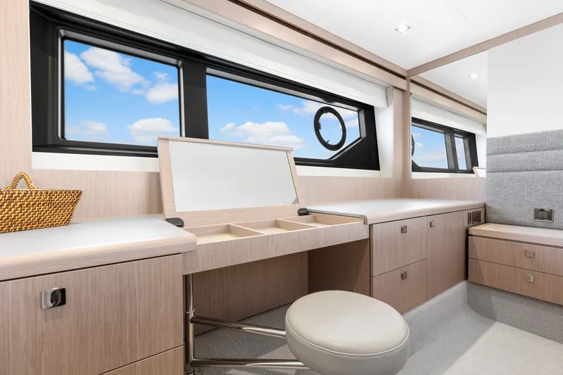Slide: The Image of Sunseeker 66 Manhattan 2020 - 6782065