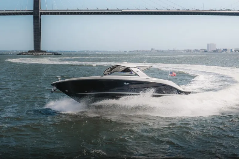 Slide: The Image of Sea Ray SLX 400 Outboard 2021 - 6782750