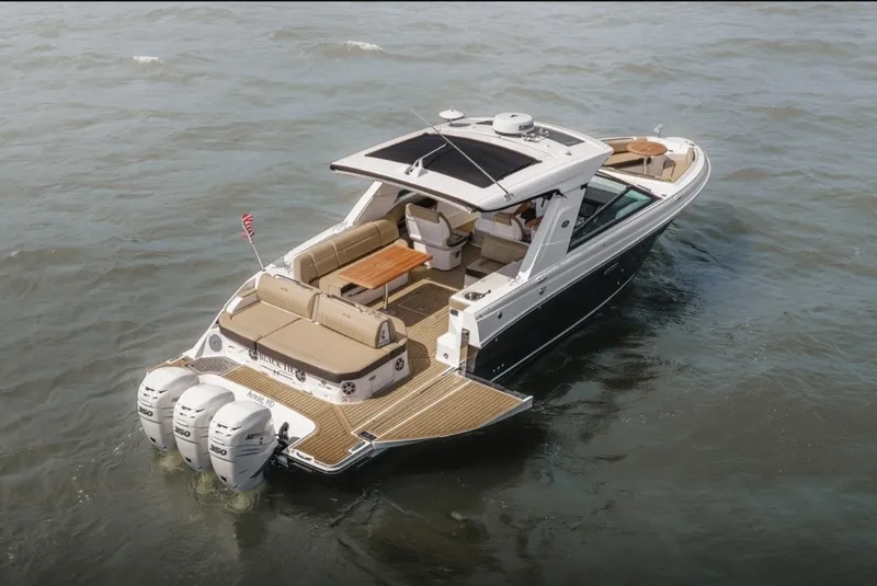 Slide: The Image of Sea Ray SLX 400 Outboard 2021 - 6782747