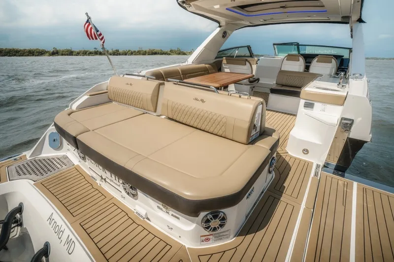 Slide: The Image of Sea Ray SLX 400 Outboard 2021 - 6782741