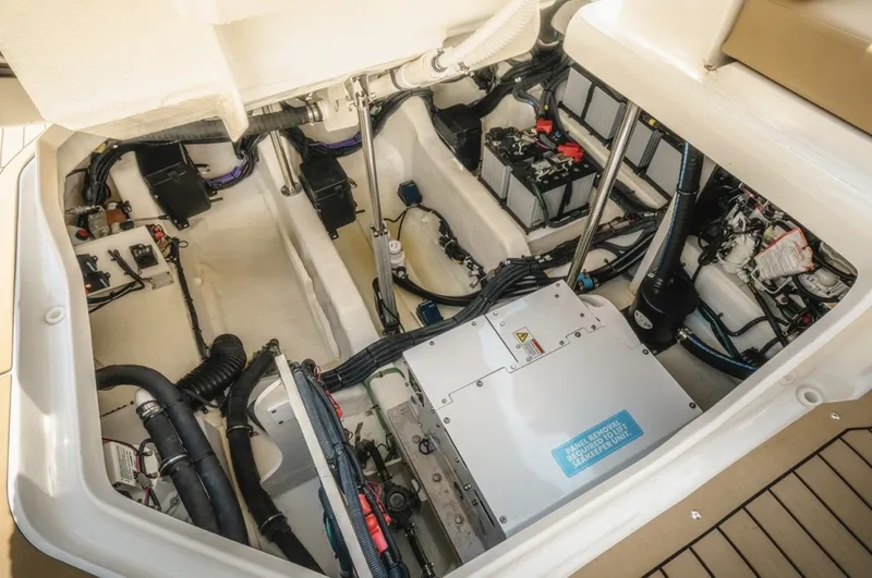 Slide: The Image of Sea Ray SLX 400 Outboard 2021 - 6782742