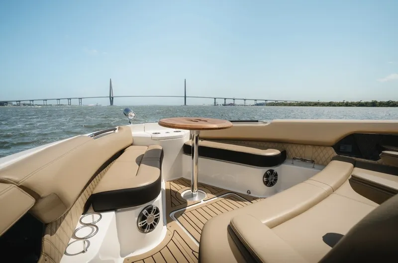 Slide: The Image of Sea Ray SLX 400 Outboard 2021 - 6782730