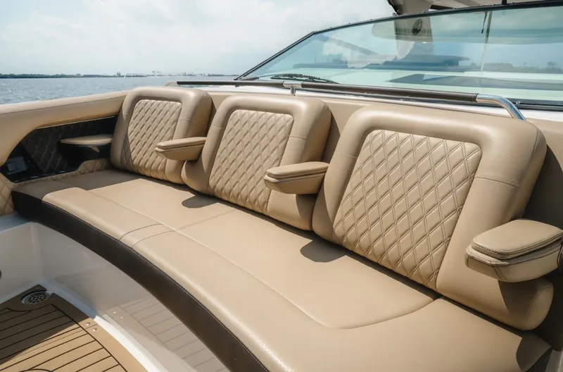 Slide: The Image of Sea Ray SLX 400 Outboard 2021 - 6782732