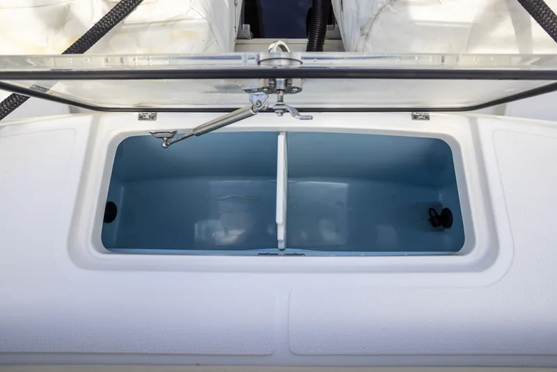 Slide: The Image of Boston Whaler 360 Outrage 2023 - 7361153