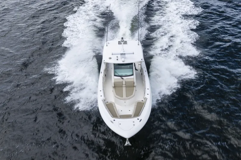 Slide: The Image of Boston Whaler 360 Outrage 2023 - 7361180