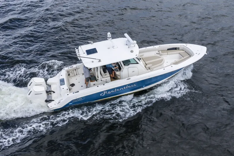Slide: The Image of Boston Whaler 360 Outrage 2023 - 7361174